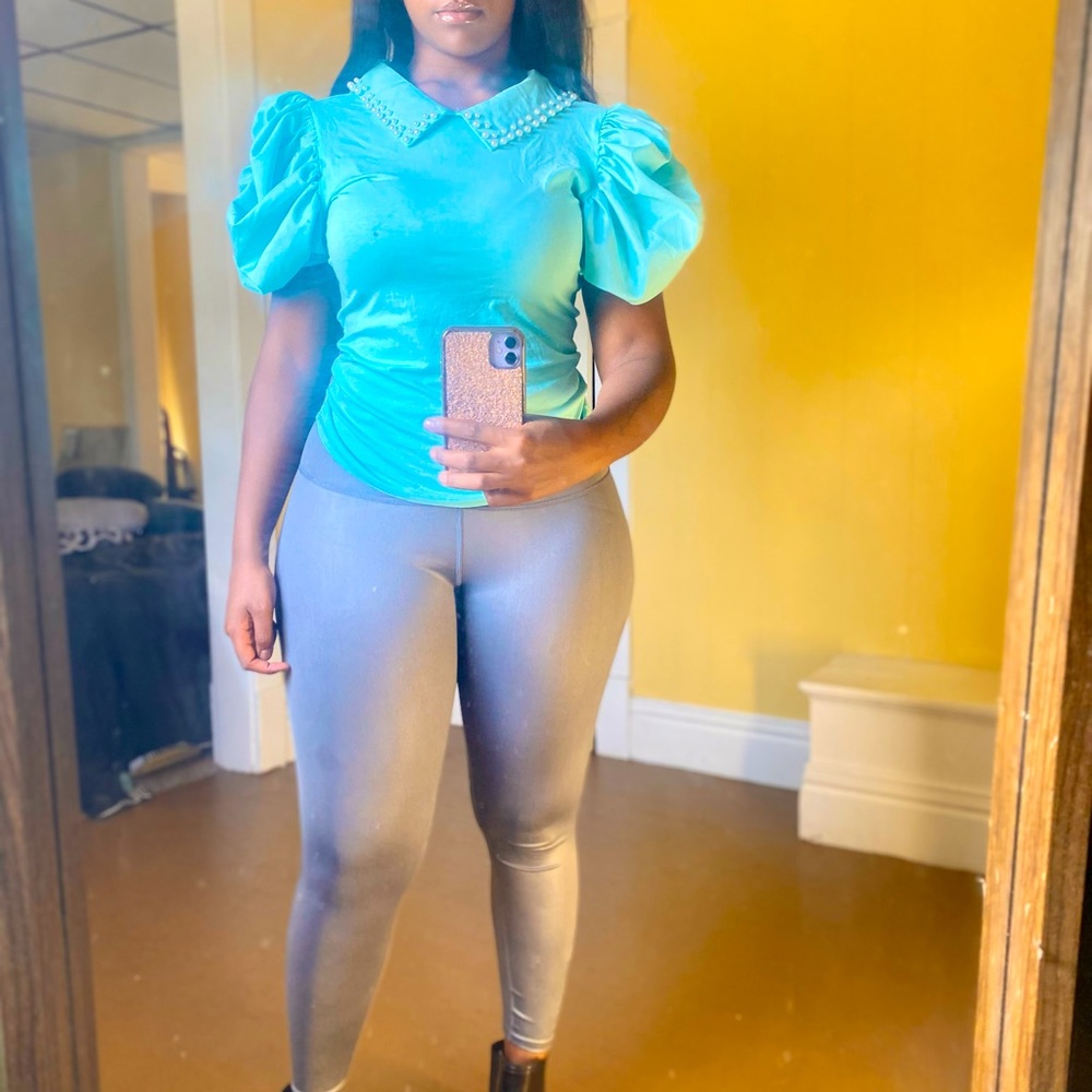 DENIMLAND Puffed Sleeve Pearl Neck Blouse